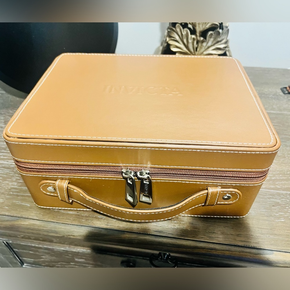 Invicta 8 Slot Watch Box, Brown w/Zipper